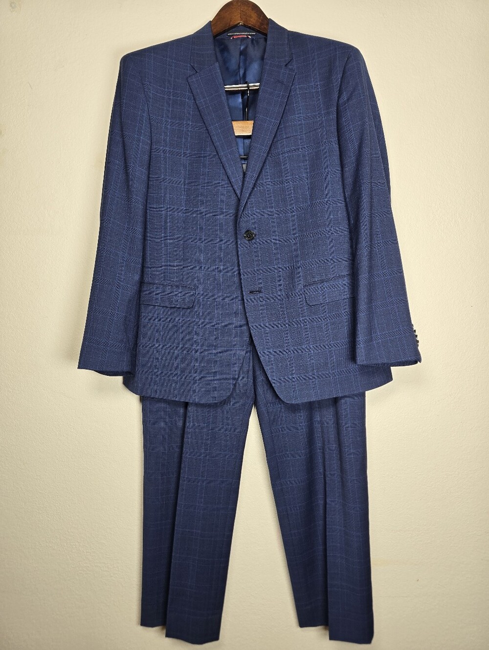 Tommy Hilfiger Suit Mens 42S 36W Blue Windowpane Plaid Wool Blend Stretch READ